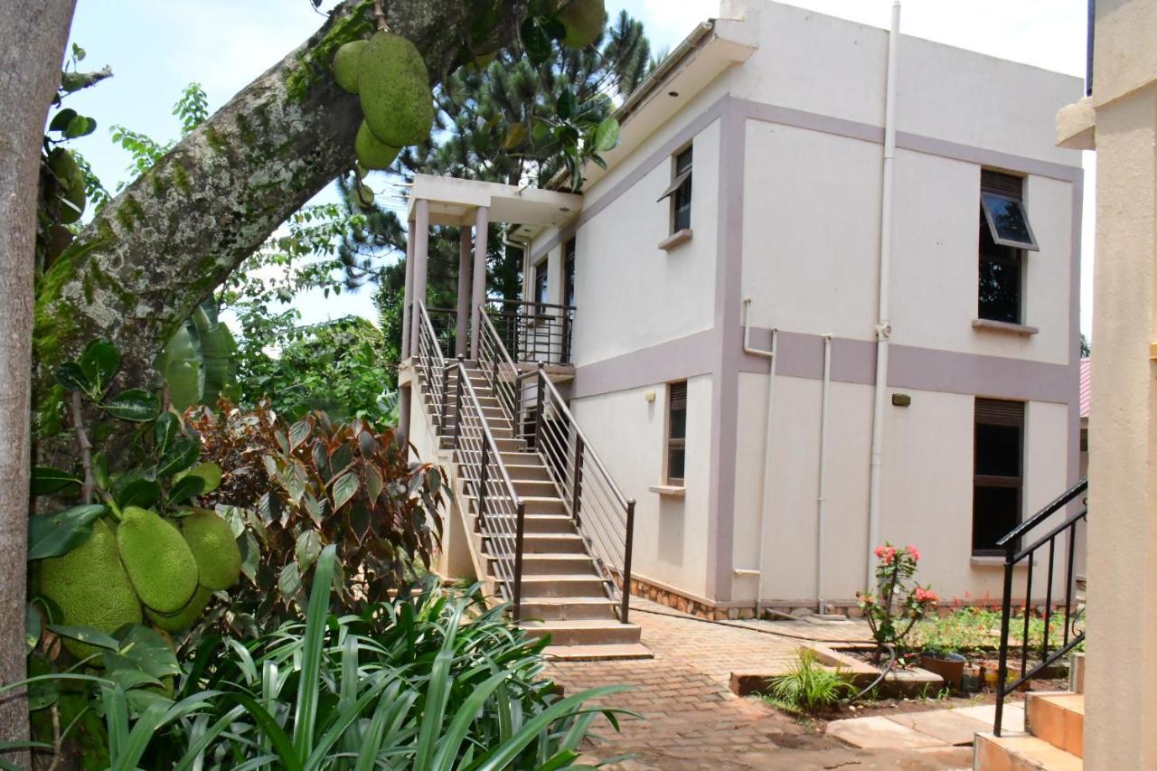 Golden Cherries Guest House Jinja Esterno foto
