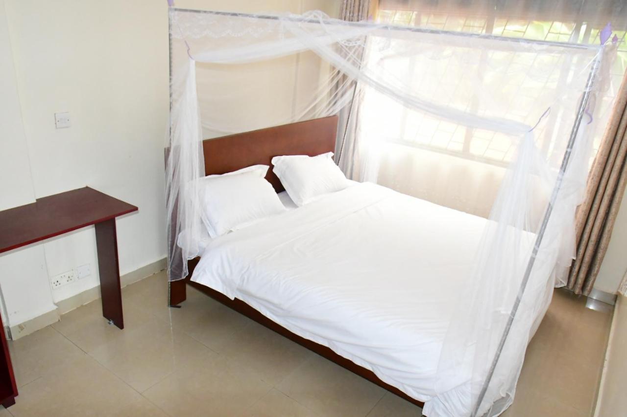 Golden Cherries Guest House Jinja Esterno foto