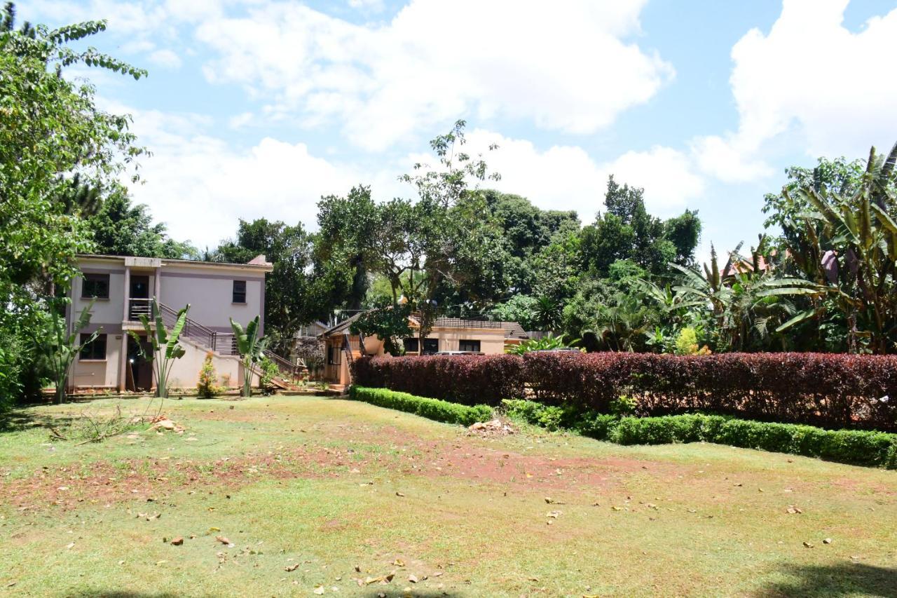 Golden Cherries Guest House Jinja Esterno foto