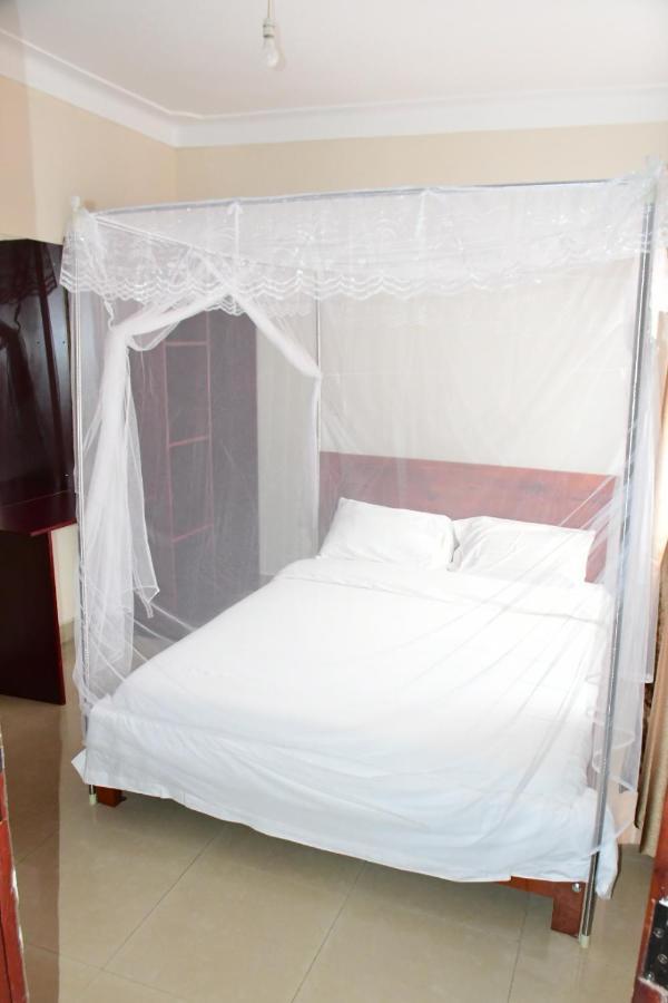 Golden Cherries Guest House Jinja Esterno foto